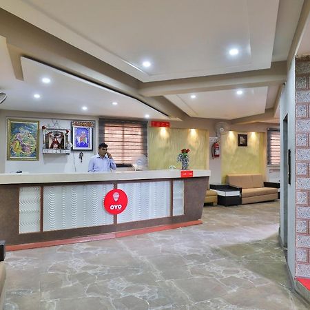 Collection O15862 Hotel The Grand Krishna Gandhinagar Luaran gambar
