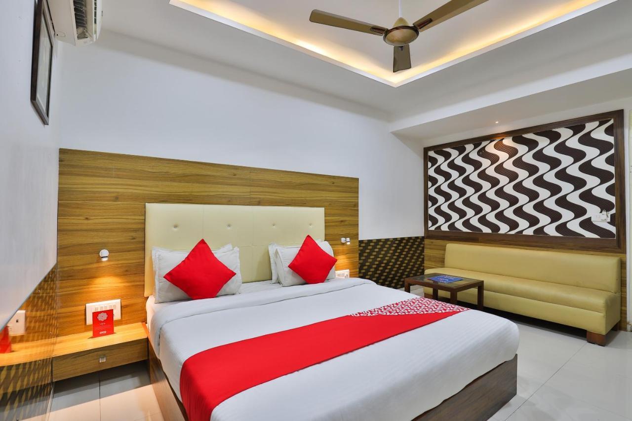 Collection O15862 Hotel The Grand Krishna Gandhinagar Luaran gambar