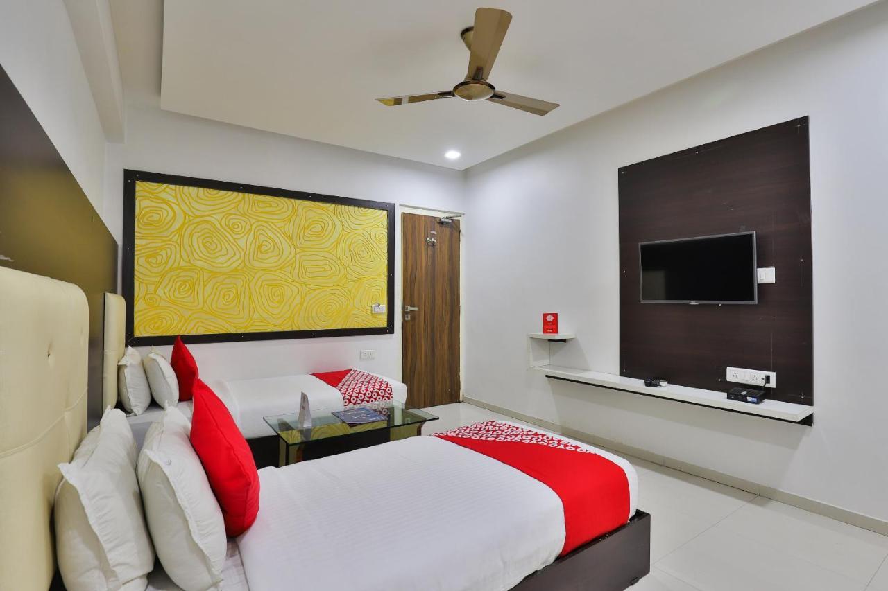 Collection O15862 Hotel The Grand Krishna Gandhinagar Luaran gambar