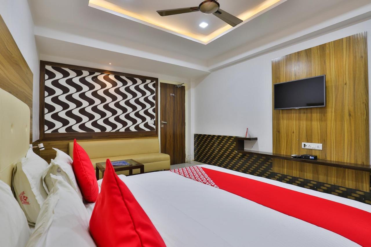Collection O15862 Hotel The Grand Krishna Gandhinagar Luaran gambar